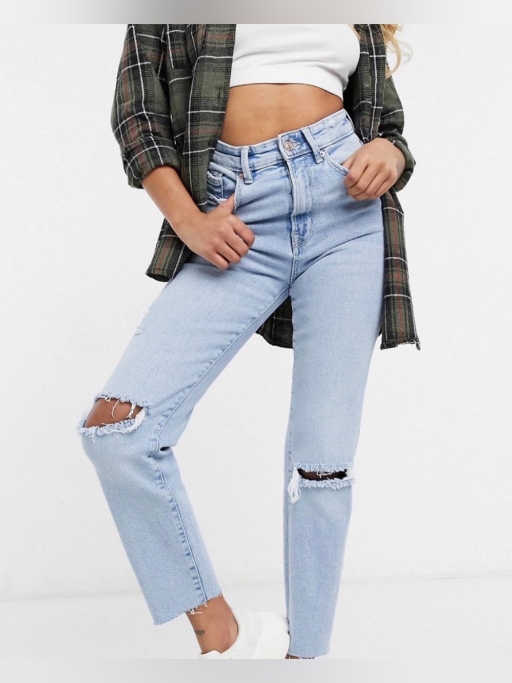 Stradivarius organic cotton slim mom jean with stretch and rip in light blue